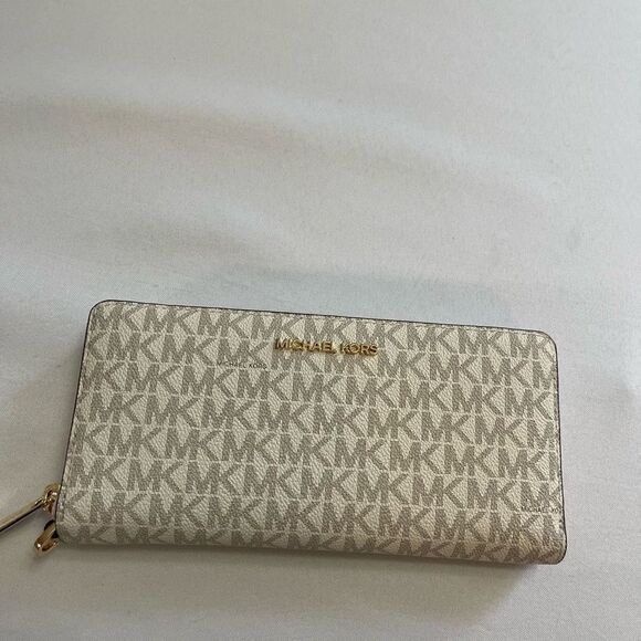 Michael Kors Jet Set Vanilla Pink Wallet - Picture 2 of 12